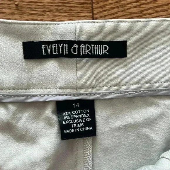 ❤️Host Picks❤️[14]Evelyn&Arthur Light Gray Cropped/Ankle Stretch Chino Pants - Picture 2 of 11